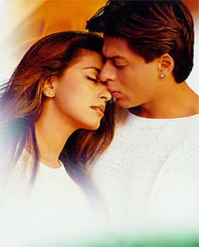 Shah Rukh Khan and Juhi Chawla in Phir Bhi Dil Hai Hindustani