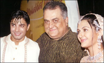 Akanksha with father Prem Kishen and costar Rahul Bhatt