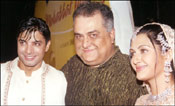 Akanksha with father Prem Kishen and costar Rahul Bhatt