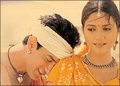 Aamir Khan, Gracy Singh in Lagaan