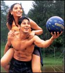 Dino Morea as Aditya and Bipasha Basu as Sanjana in Raaz